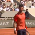 Novak morao da olakša dušu Đoković opsovao bezobrazne Francuze (video)