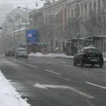 Ako vam automobil stoji na parkingu preko zime: To nije najbolje rešenje, a ovo se prvo kvari ako ga mesecima ne vozite