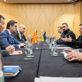Pendarovski sa Zelenskim: Skoplje podržava zahtev Ukrajine za članstvo u NATO