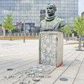 Oštećen spomenik dočekao godišnjicu rođenja Dimitrija Tucovića