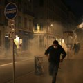 Sukob policije i pristalica ekstremne levice u Parizu, u Marseju demonstranti uzvikuju : ''Svi mrze Bardelu''