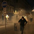 Sukob policije i pristalica ekstremne levice u Parizu, u Marseju demonstranti uzvikuju : ''Svi mrze Bardela''