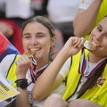 (FOTO) Dirljive scene sa dočeka studenata u Brisel