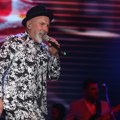 "Nemojte: Njoj..." Dino Merlin ostavio bez teksta ženu u apoteci - gospođa ga gledala u šoku, o gestu čuvenog pevača…