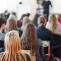 Godina neće biti jednako produžena svim školama? Ministarstvo izmenilo kalendar, jesta stvar i dalje nejasna