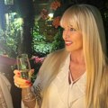 Branka Sovrlić proslavila 68. rođendan, Ana Bekuta najveselija