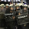 Dva kordona policije zaustavila kolone demonstranata koje su išle sa Slavije