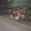 (BLOG) Užice puno policije u opremi za razbijanje demonstracija: Mitrovčani "pumpaju" na plaži, Zemunci u centru