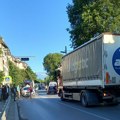 Petrovaradinci upozoravaju na "vanredno stanje bez proglašenja" i na ugroženu bezbednost, posebno nakon premeštanja železničke…