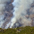 Gori iznad Makarske: Na terenu sve raspoložive snage, stigao i kanader VIDEO
