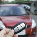 Zaključali ste ključ u autu? Evo trika koji može da otvori vrata za minut