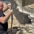 Vladicu Stankovića ujela zmija tokom intervencije kod Leskovca: Kamera zabeležila dramatičan trenutak