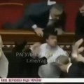 Urnebes: Sve tuče ukrajinskih političara (video)