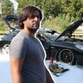"Goriš brate, goriš": Vlasnik skupocenog automobila kojeg je gutala vatra kod Sava Centra za Telegraf