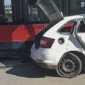 Судар трамваја и аутомобила у Булевару војводе Мишића: Једна особа превезена у Ургентни центар