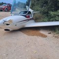 Prve fotografije avionske nesreće u Hrvatskoj: Pilot promašio pistu, povređene tri osobe
