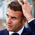 Makron u problemu: Popularnost francuskog predsednika opala nakon šokantne odluke, u padu i podrška njevovom premijeru