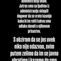 Gimnazijalci pozivaju ljude iz administracije škole, koji nisu hteli da sačekaju ispred ulaznih vrata, da dođu na posao