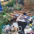 Ekološko ruglo u strogom centru Čačka: Odmah po dojavi došli radnici komunalnog preduzeća i sve očistili - u dvorišu bilo…
