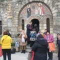 Kilometarski redovi na Kalemegdanu! Veliki broj vernika čeka ispred Kapele Svete Petke (video)