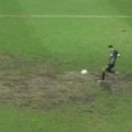 Kad se umeša „viša sila“: Crna Gora svetu dala najsmešniji gol sezone!