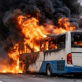 Iznenada se zapalio autobus sa 47 putnika, horor scene na auto-putu u Rumuniji