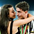 Ko je Vanja koja s kojom je raskinuo Vlahović? Poznaje fudbalera ceo život, roditelji im se druže: Prvo su imali kraću…