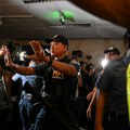 Pucnjava u parlamentu Filipina u prenosu uživo! Policija krenula da hapsi senatora, odjeknuli hici (video)
