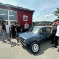 Najlepši rastanak jedne generacije: Maturanti iz Čačka profesoru priredili iznenađenje za pamćenje