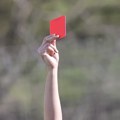 Fudbaler urinirao i dobio crveni karton pre početka utakmice