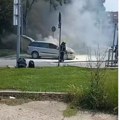 Zapalio se "fiat" na benzinskoj pumpi u Mirijevu: Gusti dim kulja iz vozila, vatrogasci na terenu (video)