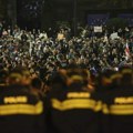 Gruzijski parlament okupiralo: 40.000 demonstranata Policija upotrebila šok bombe i suzavce: Reagovala i Ursula fon der Lajen
