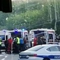 Prve slike direktnog sudara autobusa i auta kod Mladenovca: Tri ekipe Hitne na licu mesta