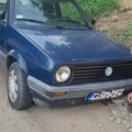 Pomerali kapije, dobijali obećanja, sada vade vozila iz rupa – stanari ulice u Pasi Poljani čekaju asfalt 16 godina