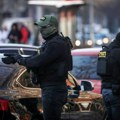 Centar Leskovca pun policije sa pancirima i teškim naoružanjem: Povređeni muškarac hitno prevezen u bolnicu