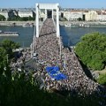 Nestvarne fotografije iz Budimpešte: Na Maršu ponosa gotovo 200.000 ljudi