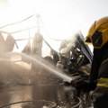 Eksplozija pomerila automobil u pokretu: Snažna detonacija odjeknula Kikindom: Povređene dve osobe, policija blokirala ulicu