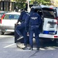 Novo hapšenje u Novom Sadu: Pesnicama nasrnuo na policiju ispred fakulteta