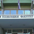 Tehnološki fakultet na meti vandala, dva maskirana muškarca cepala transparente studenata