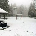 Neverovatan snimak sa Divčibara, kao da je decembar: Pogledajte koliko je snega napadalo tokom noći