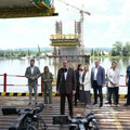 Danas spajanje glavne konstrukcije na mostu preko Dunava kod Novog Sada, Vučić kritikuje kašnjenje radova