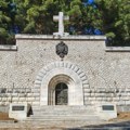 Kad na Krfu zagrmi „Tamo daleko“ – u čast i slavu srpske vojske (video)