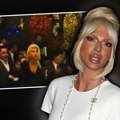 Jelena Karleuša peva na svadbi! Popela se na stolicu pa zagrmela sa numerom sinana sakića: Isplivao snimak iz 1995. godine!