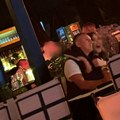 (Paparaco) Šako Polumenta se ne smiruje: Uhaćen u provodu sa mladom devojkom, grle se na očigled svih, a preko puta njih…