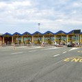 Bizarna scena s hrvatske naplatne rampe obišla region