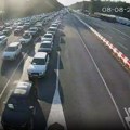 Kilometarske kolone automobila na ulazu u Hrvatsku Čeka se tri sata jer susedi sporo rade?