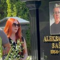Potresna poruka na spomeniku Saše Popovića, ove reči slamaju srca: "Nikada te nećemo zaboraviti..."