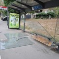 Nebezbedna autobuska stajališta i pitanje odgovornosti: Elementi se urušili na majku i dete, nadležni bez odgovora