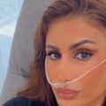 Naša pevačica dan nakon proslave 38. rođendana završila u bolnici Jedina želja joj je da ozdravi, objavila snimak sa terapije…