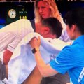 Drama u Sinsinatiju! Novak Đoković povraćao usred meča, doktori odmah uleteli na teren! (video)